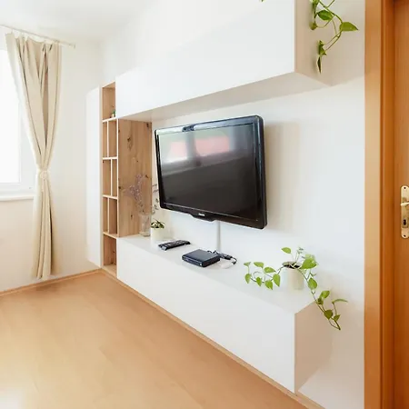 Karlovka With Balcony Apartment Bratislava